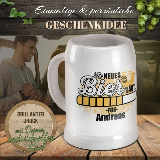 Personalisierter Bierkrug mit Name - Neues Bier l&auml;dt&hellip; - Keramik