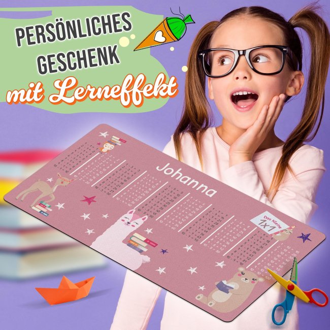 Schreibtischunterlage f&uuml;r Kinder - Alpaka mit kleinem 1x1 - mit Name personalisierbar - 3 Gr&ouml;&szlig;en